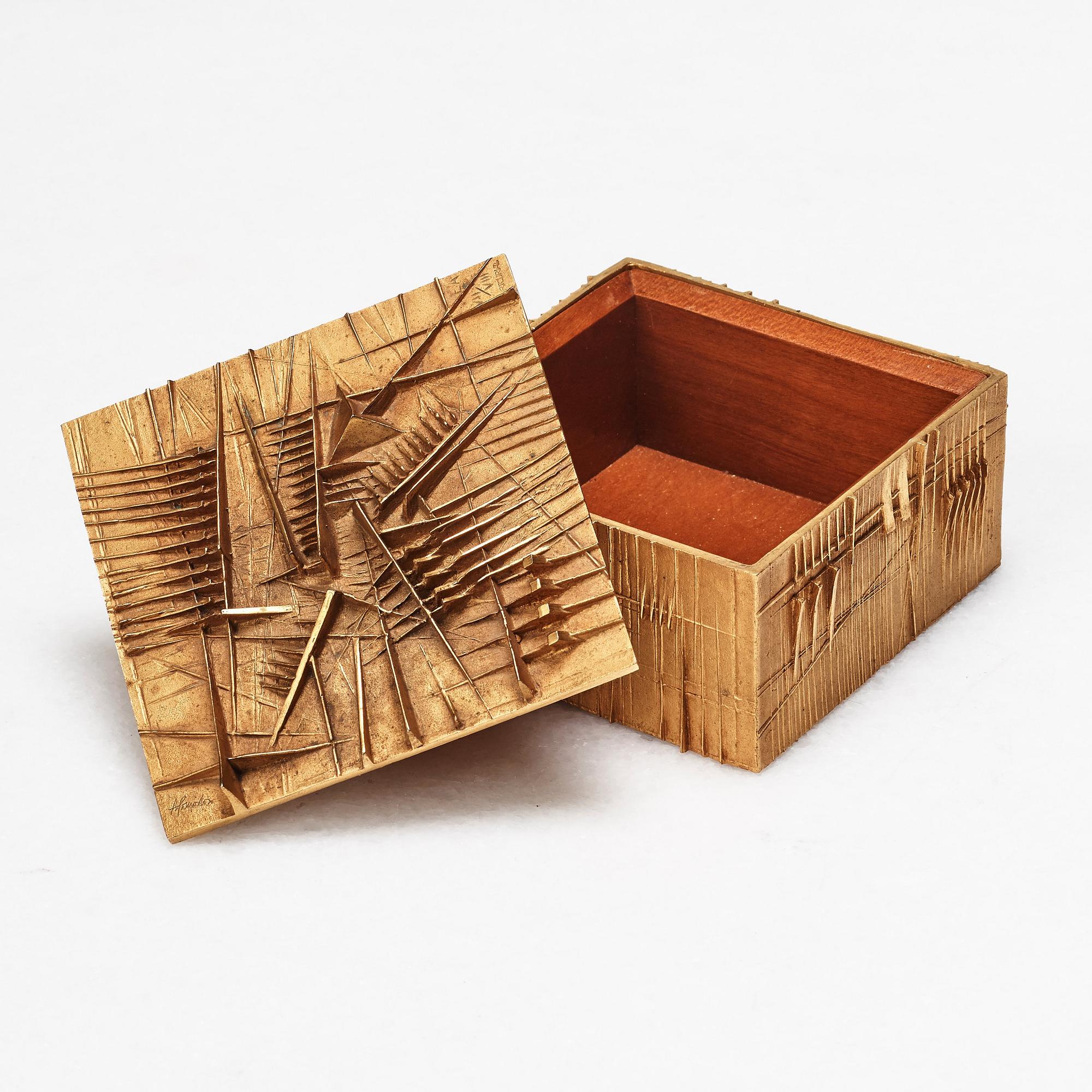 Arnaldo Pomodoro, "Scatola".