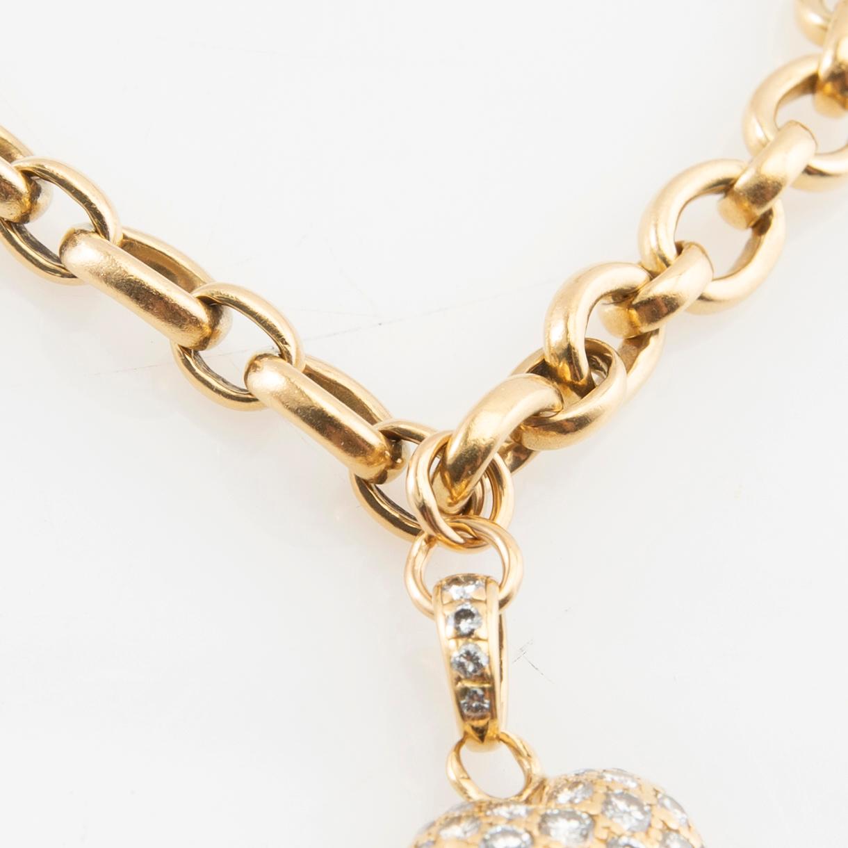 Cartier, Armband av 18K guld med runda briljantslipade diamanter.