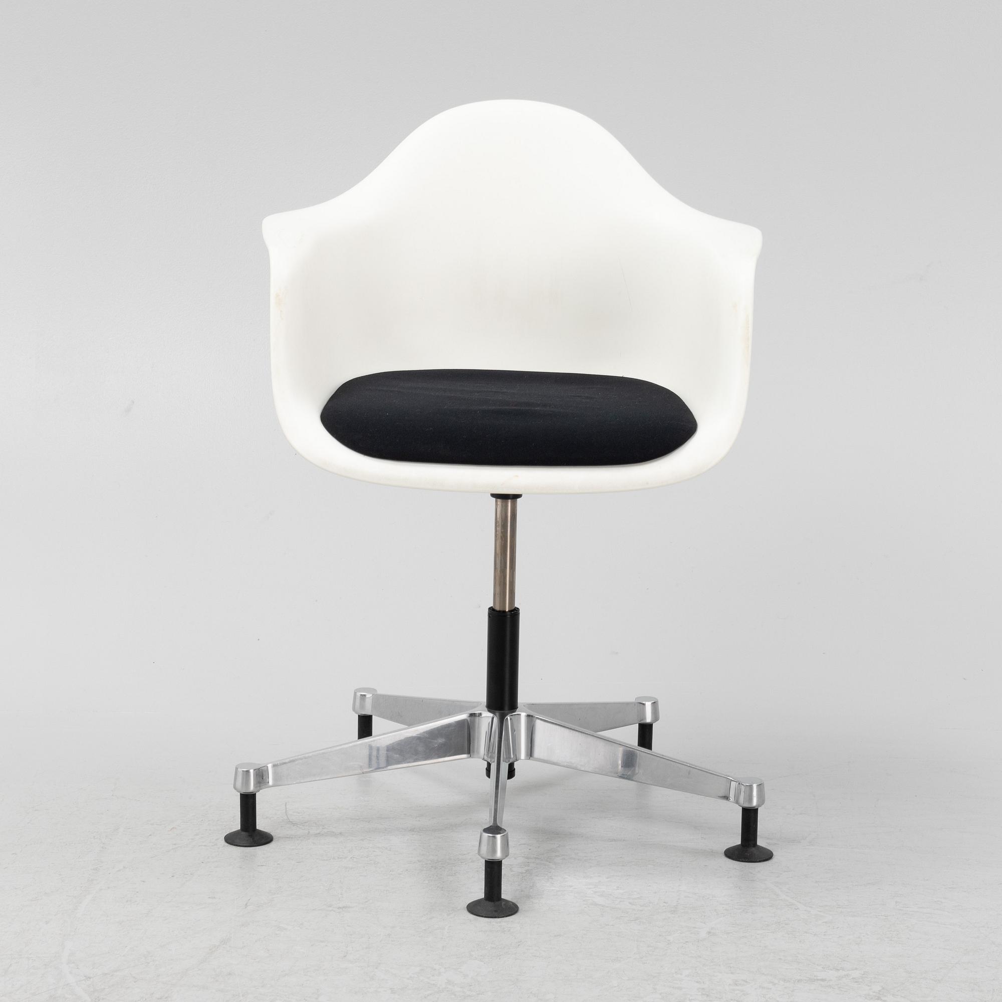 Charles & Ray Eames, a 'PACC' chair, Vitra.