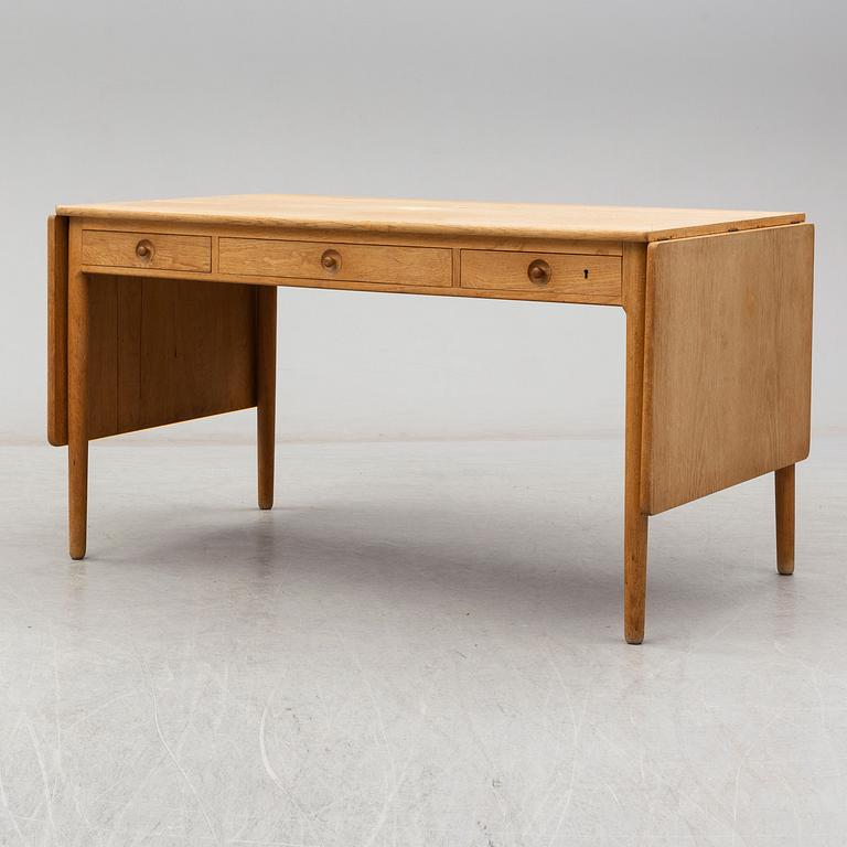 HANS J WEGNER, skrivbord med klaffar, AT-305, Andreas Tuck.