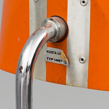 GOLVLAMPA, s.k. störtkrukan, metall, 1970-tal. Kosta.