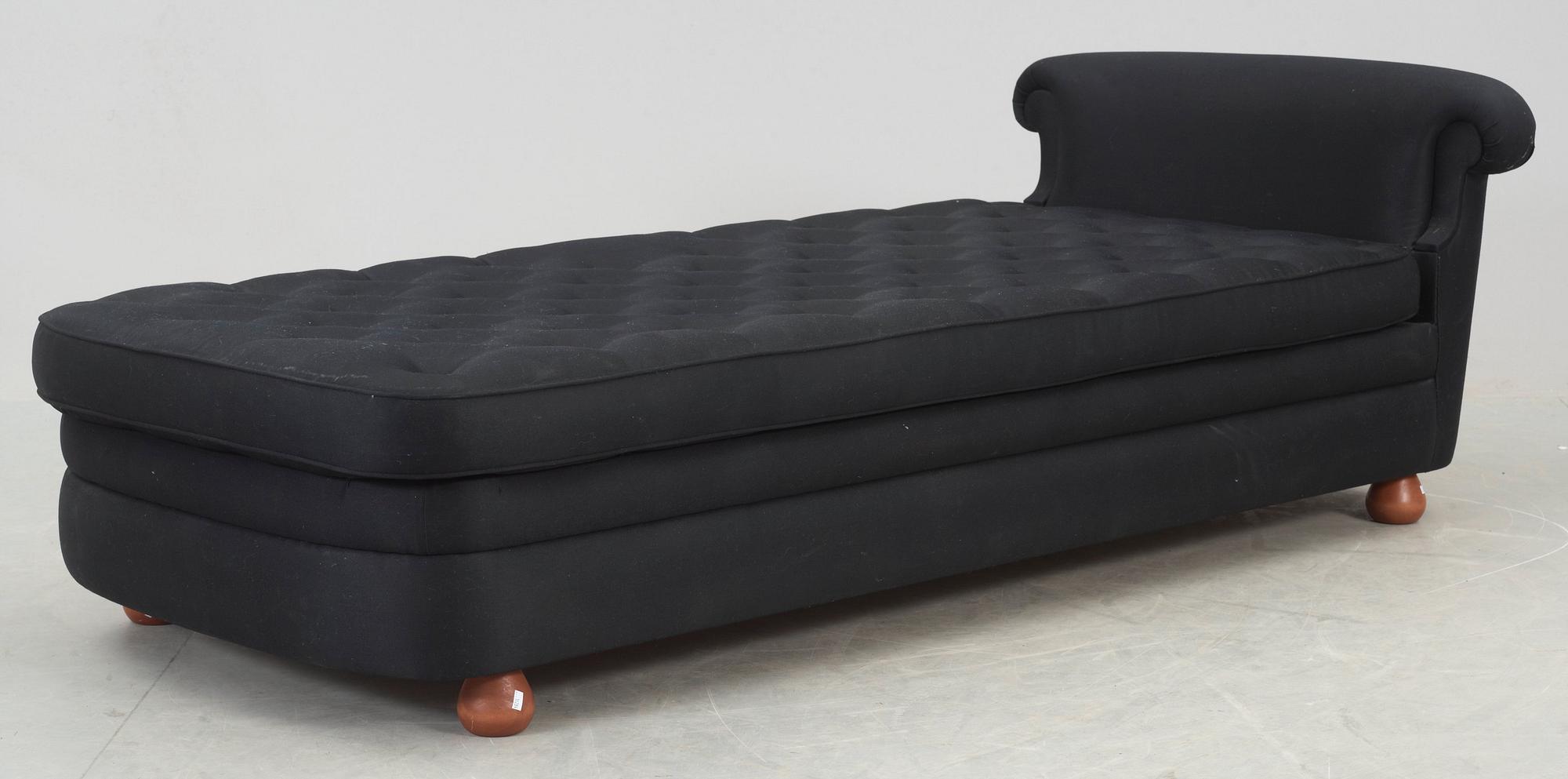 JOSEF FRANK, couch, Firma Svenskt Tenn, modell 775.