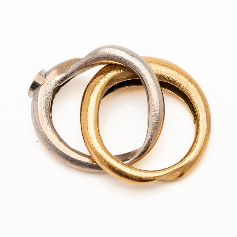 Ole Lynggaard, Ring, "Fidelity", 18K guld och vitguld med en rund briljantslipad diamant ca 0.32 ct.