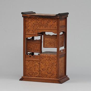 MINIATYRSKÅP, Meiji, Japan, 1800/1900-tal.