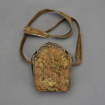 GADU/TALISMANHÅLLARE, koppar samt vitmetall, Tibet, 1900-tal.