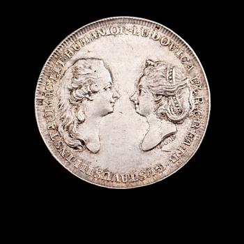 SILVERMEDALJ, Ludovica Ulr Creatr. Gustavus III. Instaur. AC. Lit. Humanior. Vikt ca 12 gram.