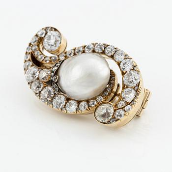 An important brooch in gold with a blister pearl and diamonds, C.E. Bolin, St Petersburg 1860-1875.
