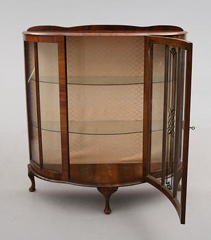 VITRINSKÅP, England, 1900-talets första hälft.