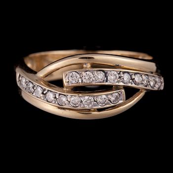 RING, 14K guld, briljantslipade diamanter. Vikt ca 3,4 g.
