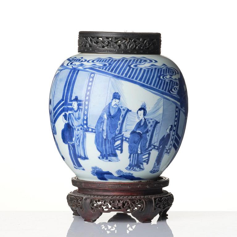 Urna, porslin. Qingdynastin, Kangxi (1662-1722).