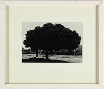 GUNNAR SMOLIANSKY, photograph signed and dated on verso.