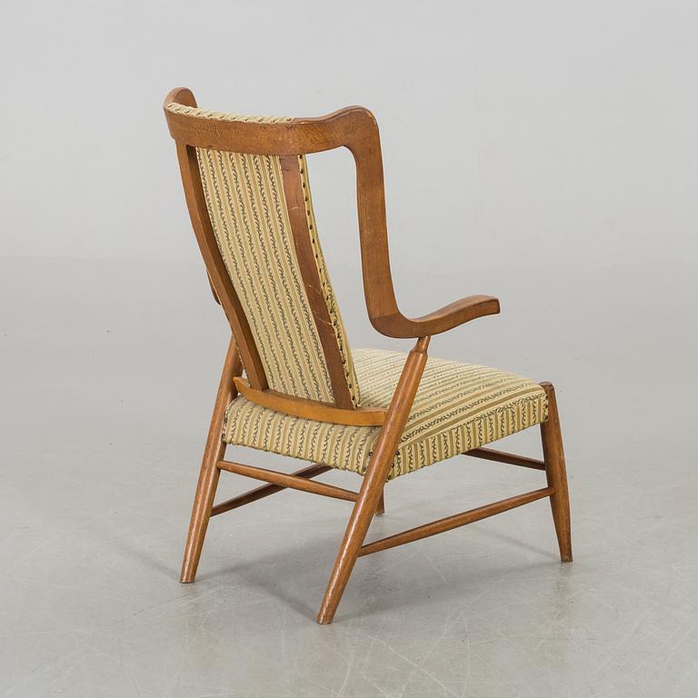 A 1950's easy chair.