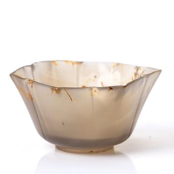 Two agathe cups and a censer with cover, Qing dynasty.