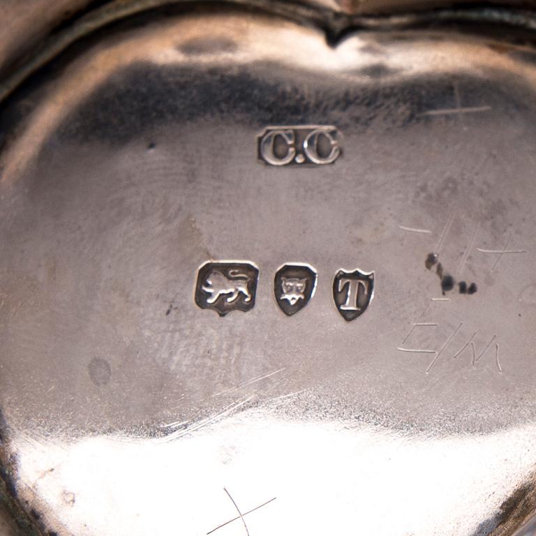 SKÅLAR, 2 st, silver, London, 1892 och 1894. Totalvikt 110 g.