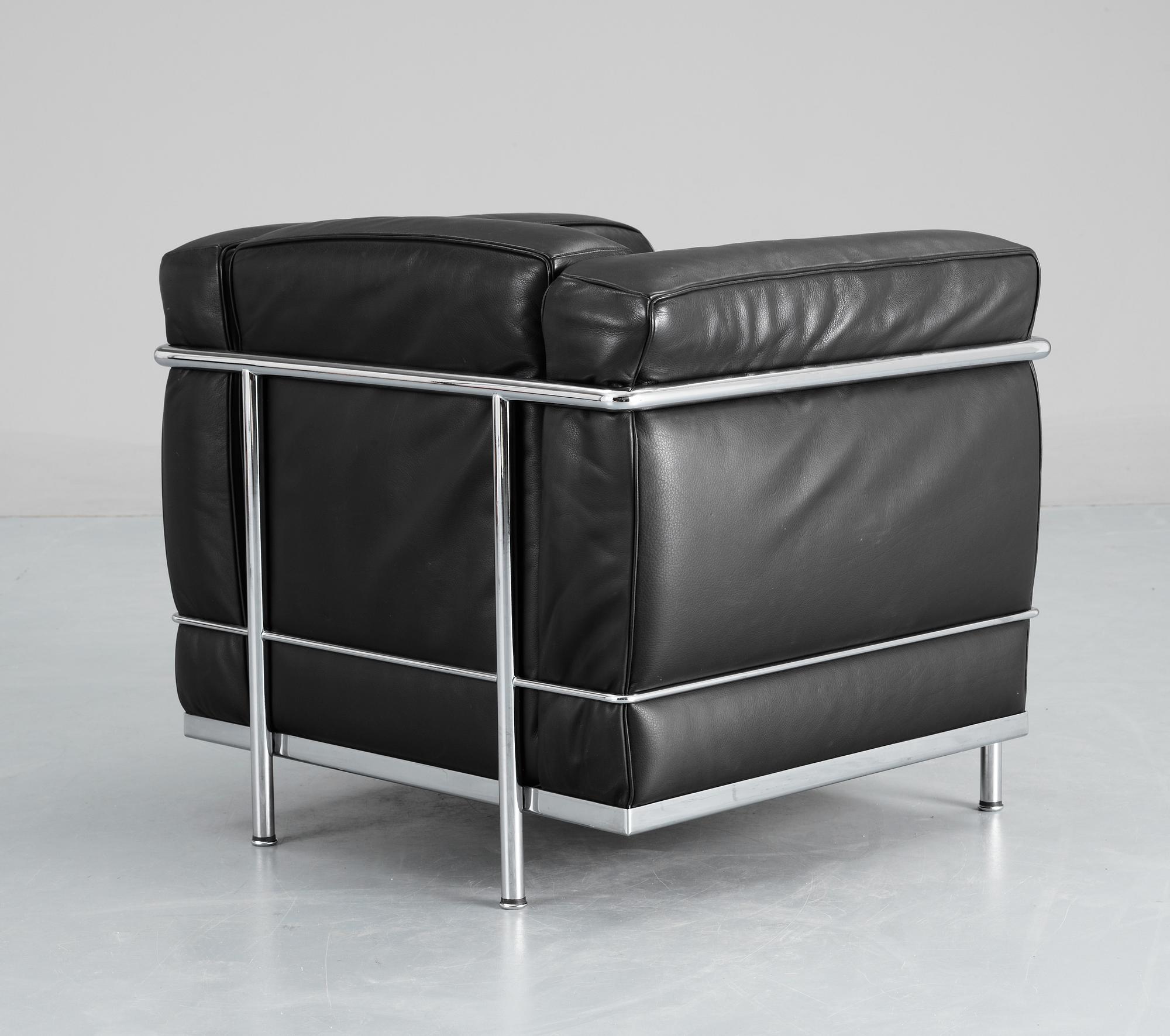 LE CORBUSIER, fåtöljer, ett par, "LC 2", Cassina, Italien.