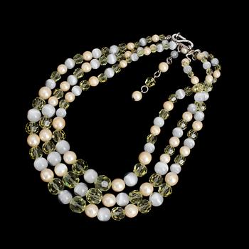 522. A necklace by Christian Dior.