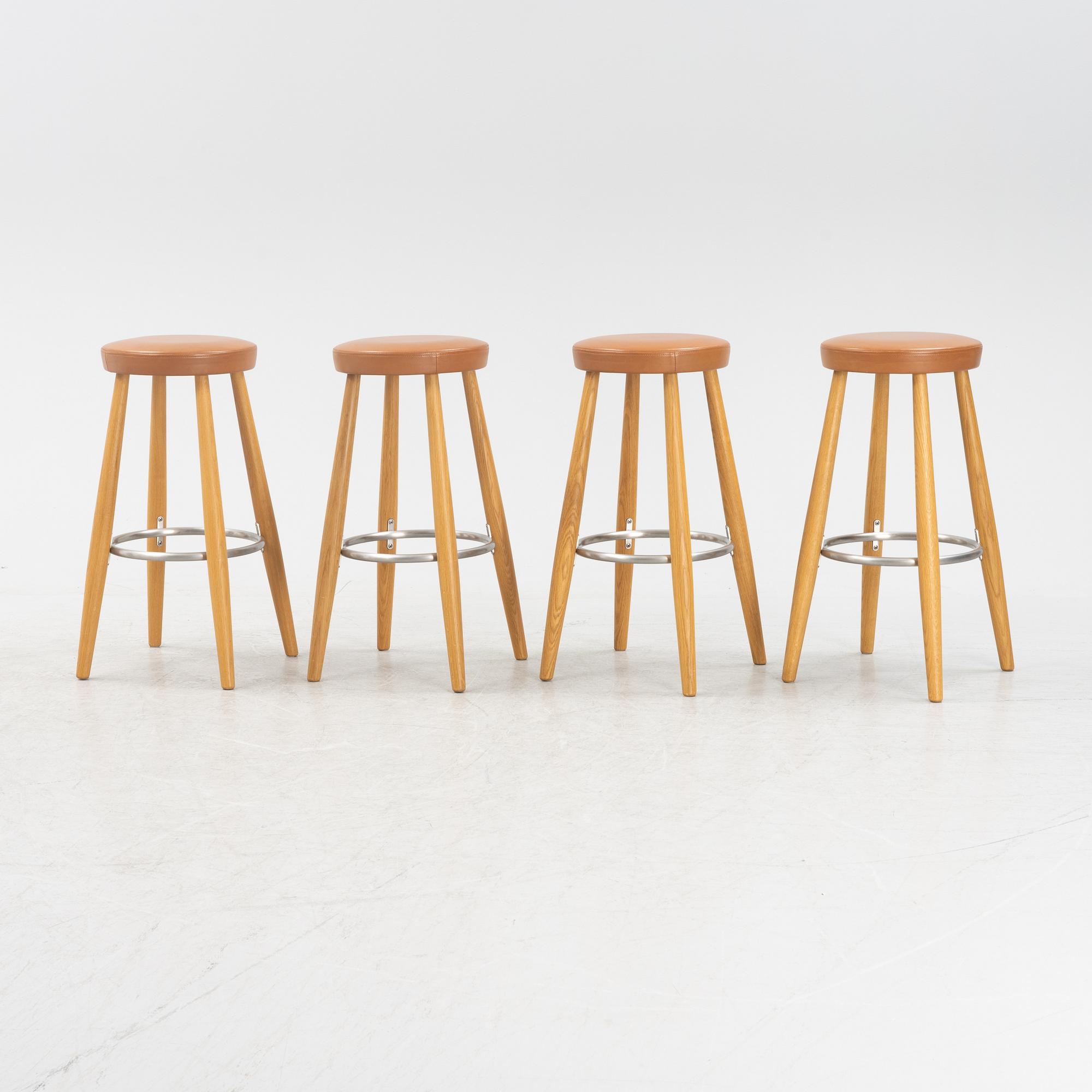 Hans J Wegner, barpallar 4 st, Carl Hansen & Son. - Bukowskis