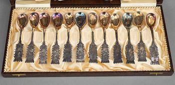 PARTI SILVER, bland annat 12 st kaffeskedar, COP, 1948. Totalvikt ca 390 gram.