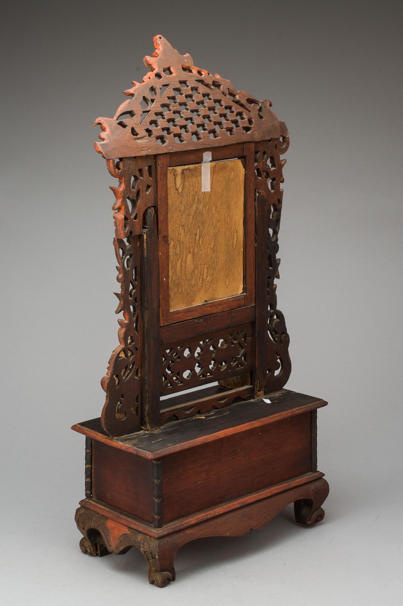 BORDSSPEGEL, Kina. 1900-tal.