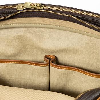 Louis Vuitton, a 'Reporter MM' cross body bag, 2001.