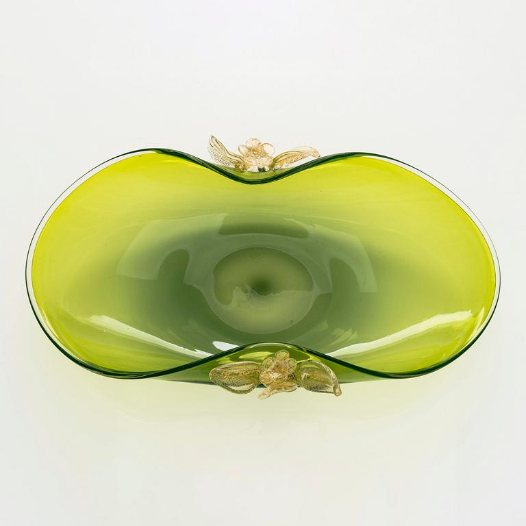 A centre-piece glass bowl, presumably Murano, latter half of the 20th century.