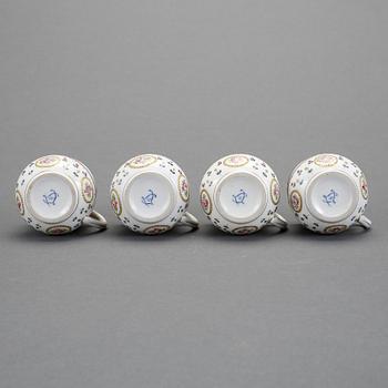 CREMEKOPPAR 4 st, porslin, Sèvres-liknande märke, sent 1800-tal.