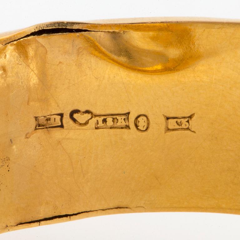 Armband 18K guld med en cabochonslipad ametist, 1800-tal.