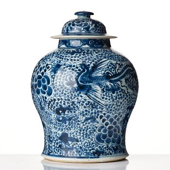 A blue and white phoneix jar with cover, Qing dynasty, 18th Century.