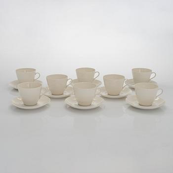 Eight coffee cups with saucers, Friedl Holzer-Kjellberg, Arabia late 1950s, and 7 side plates.