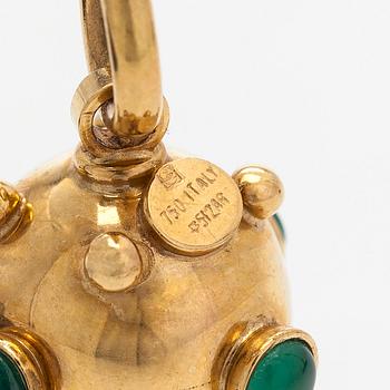 Riipus, 18K kultaa ja värjättyjä kalsedoneja.