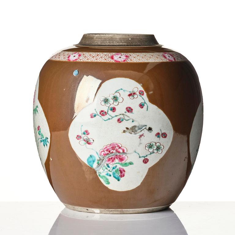A famille rose jar, Qing dynasty, 18th century.