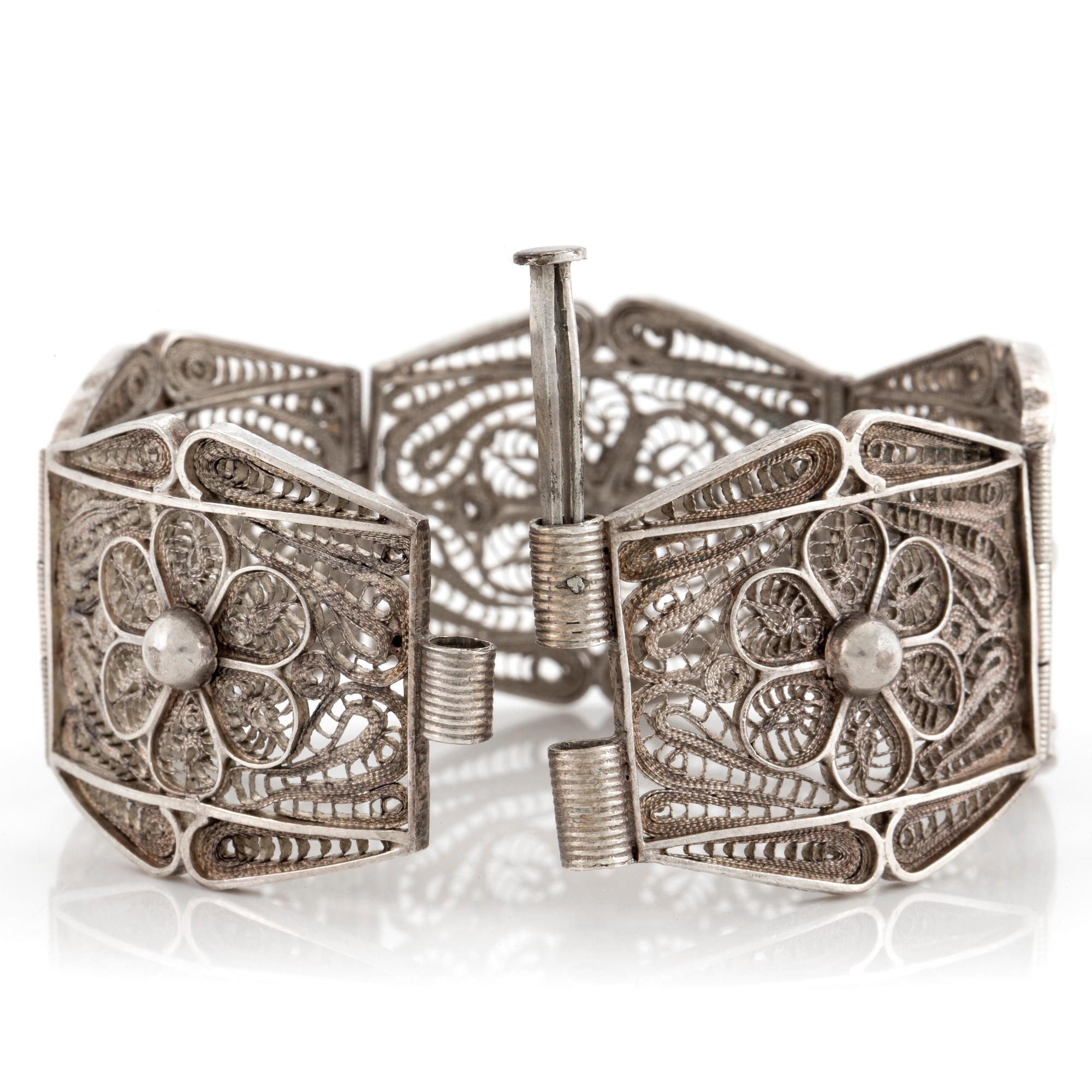 ARMBAND med filigranarbete, silver.