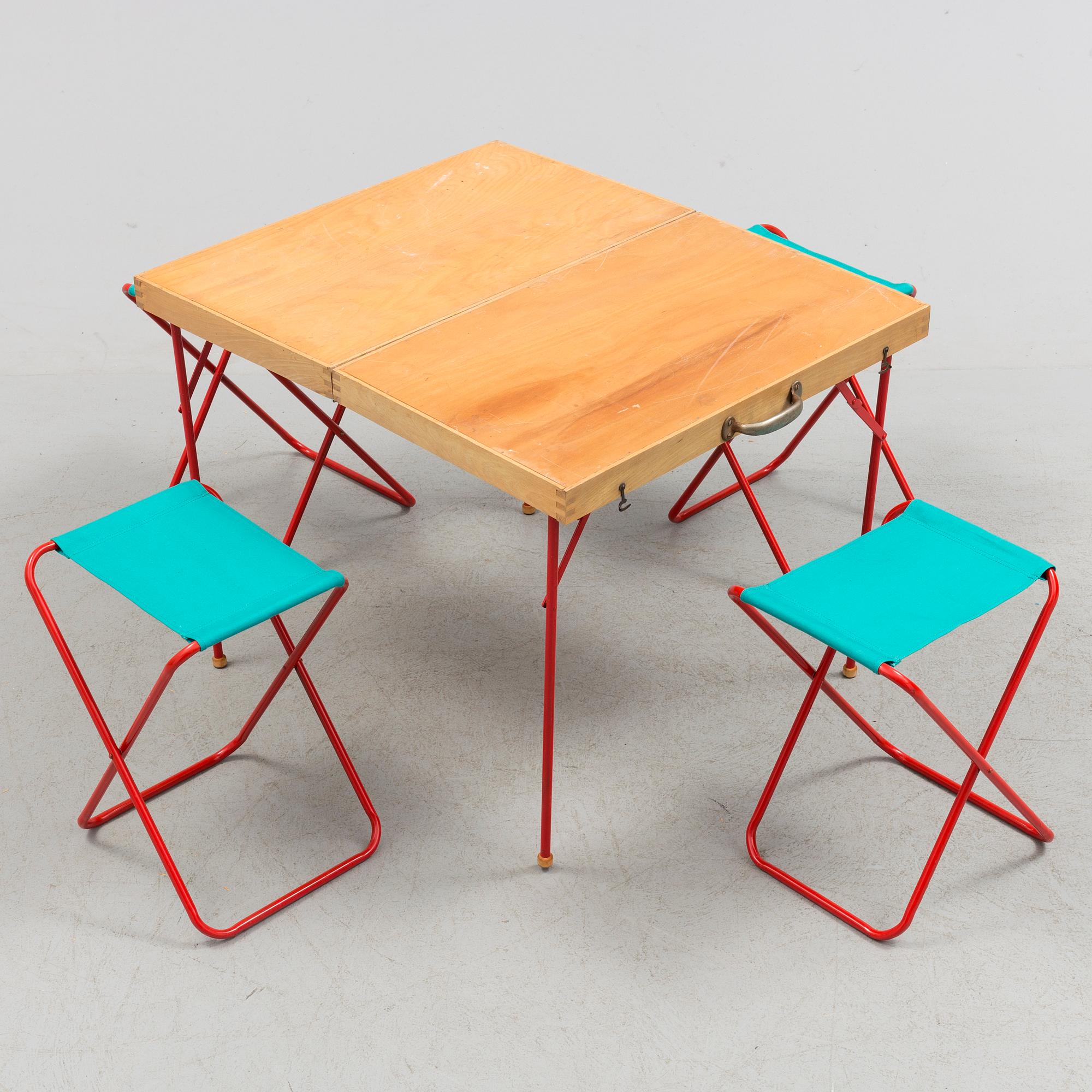 HOPFÄLLBAR PICKNICKMÖBEL, 5 delar, 1900-talets andra hälft.