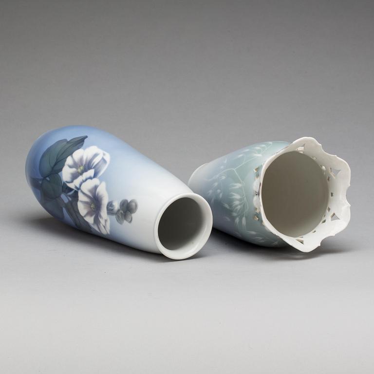 VASER, 2 st, porslin, Royal Copenhagen.
