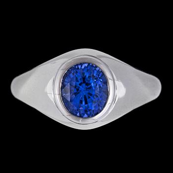 1208. A blue sapphire ring, 3.72 cts.