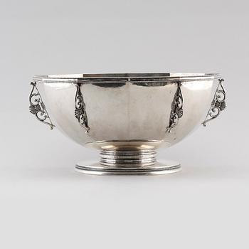 BÅLSKÅL, silver, C G Hallberg, Stockholm 1931. Total vikt 1579 g.