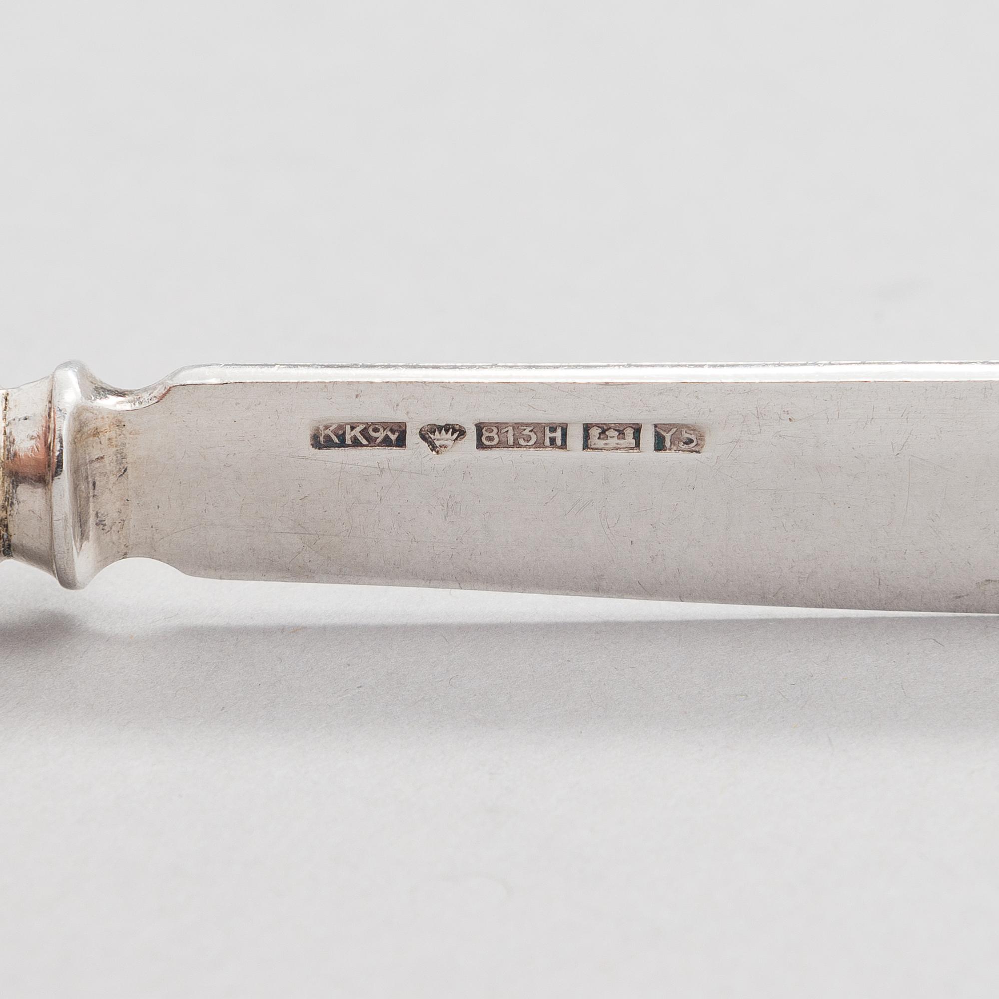 HEDELMÄATERIMIA, 22 kpl, hopeaa, aatelisvaakunalla, Kultakeskus, Hämeenlinna 1929-30.