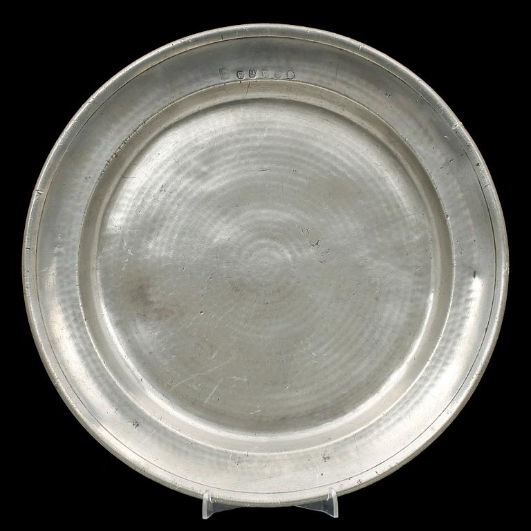 FAT och SKÅLFAT, 2 st, tenn, bl a Nyköping och Jönköping 17-1800-tal.