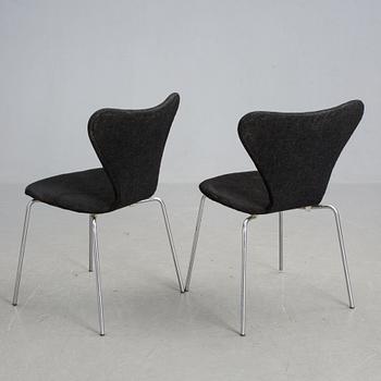 STOLAR, ett par, "Sjuan", Arne Jacobsen, Fritz Hansen, 1969.