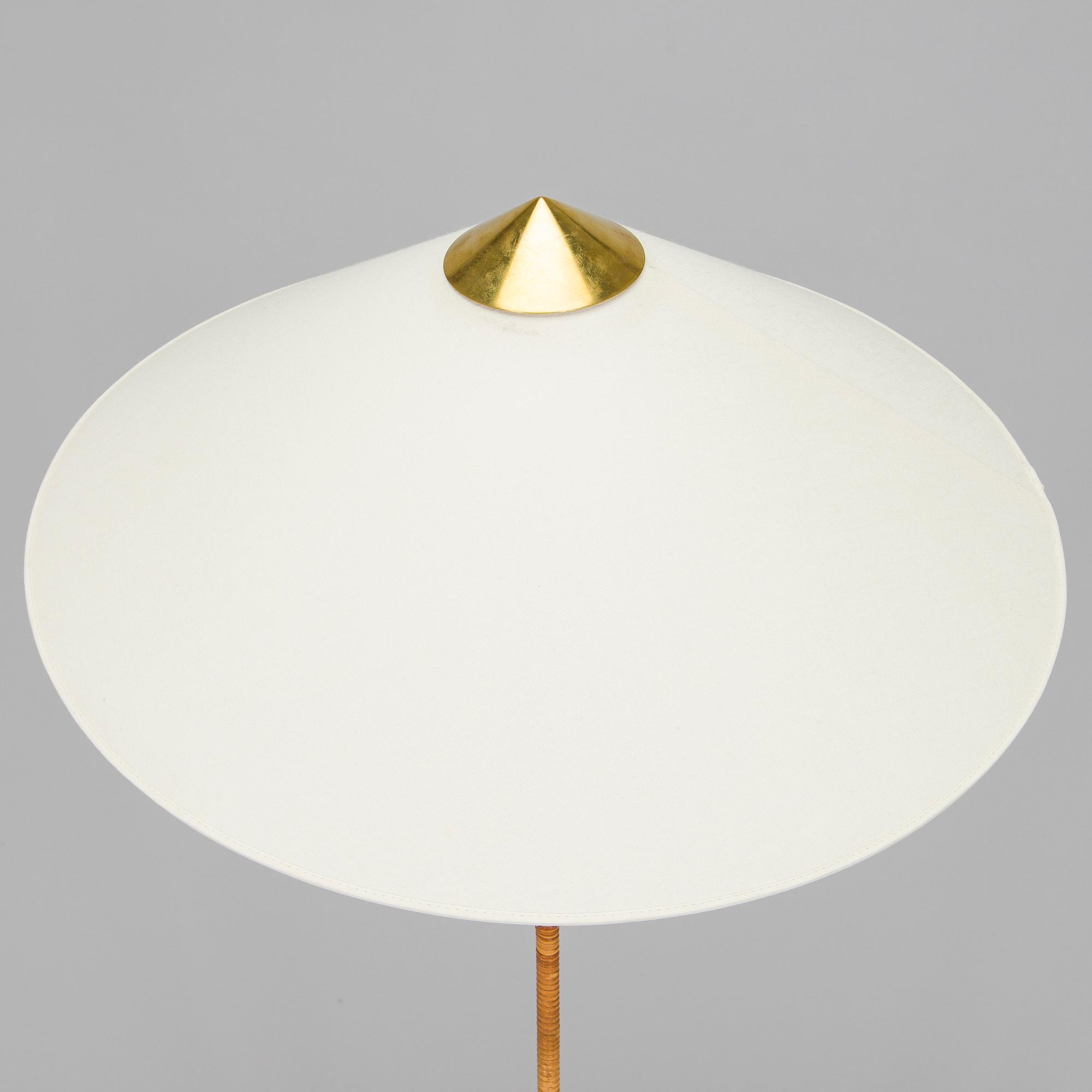 Paavo Tynell, A mid-20th Century floor lamp model 9602 for Taito, Finland.