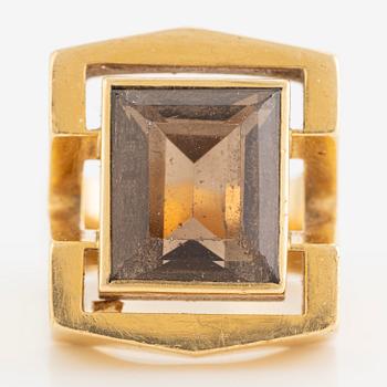 Ring 18K gold with smoky quartz, circa 1970s.