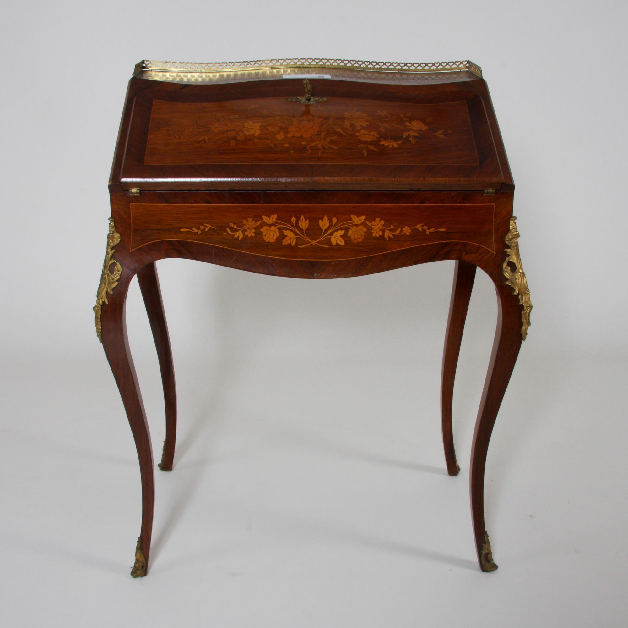 DAMSEKRETÄR, Louis XV-stil.