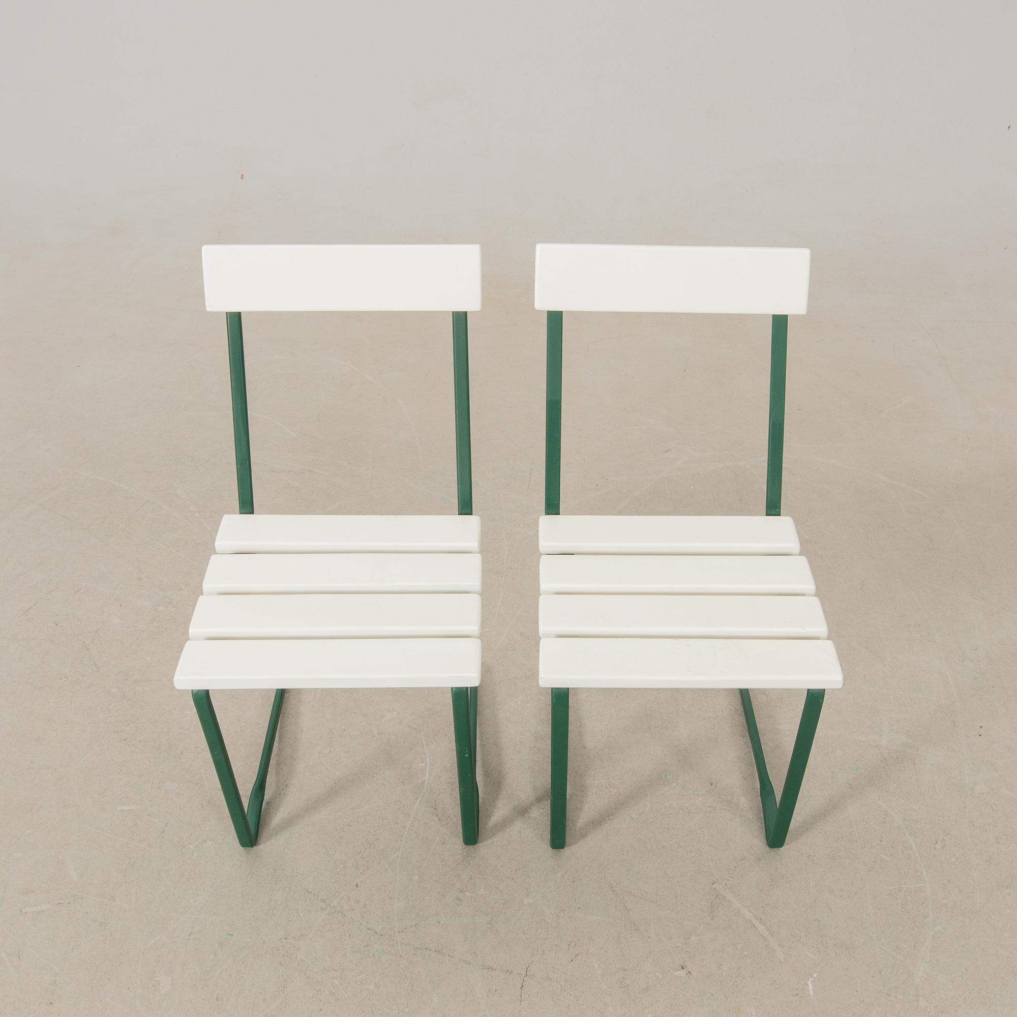 Arthur Lindqvist, garden group 5 dlr model 9A and chair no. 1, Grythyttan 20th century.