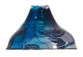 LAMPSKÄRM, glas, Eva Englund, sign o dat -97. Blåst av Wilke Adolfsson på Orrefors.