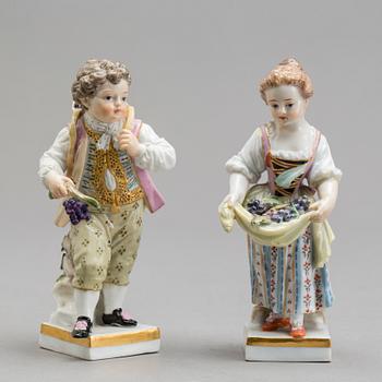 A pair of Meissen figurines, early part of the 20th century.