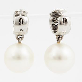 Pendant and earrings, cultured South sea pearls, small brilliant-cut diamonds, with white gold chain.