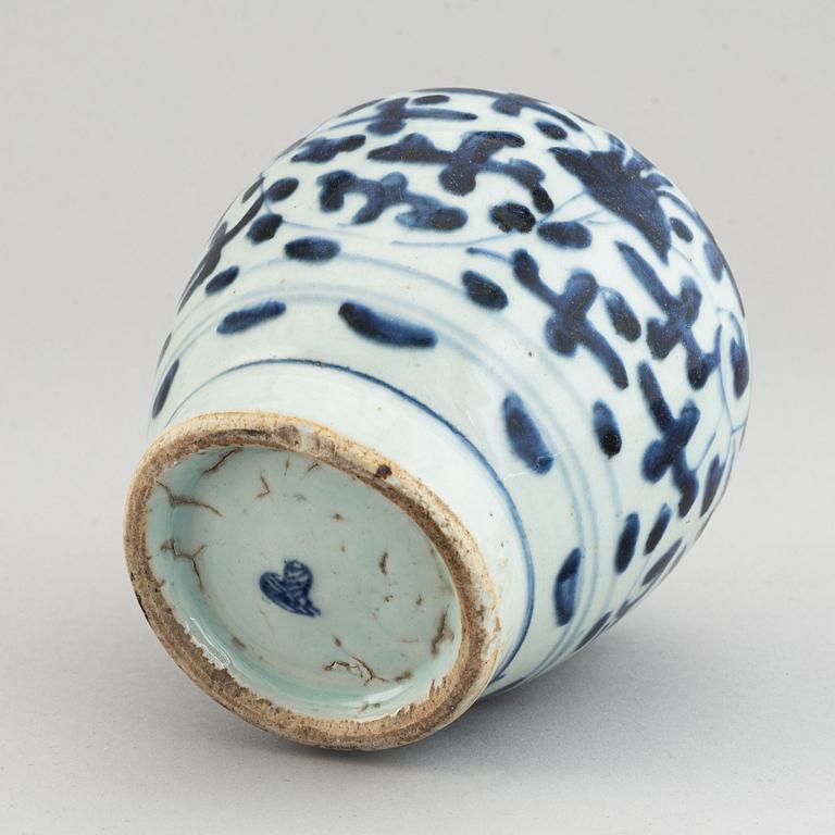 A blue and white jar, Transition, 17th Century.l.