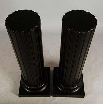 PIEDESTALER, 1 par, gustaviansk stil, 1900-tal.