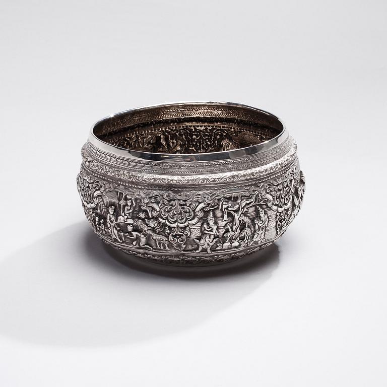 SKÅL, silver, kontrollstämplad av Tarkiainen, Helsingfors 1983.    Vikt ca 513 g.