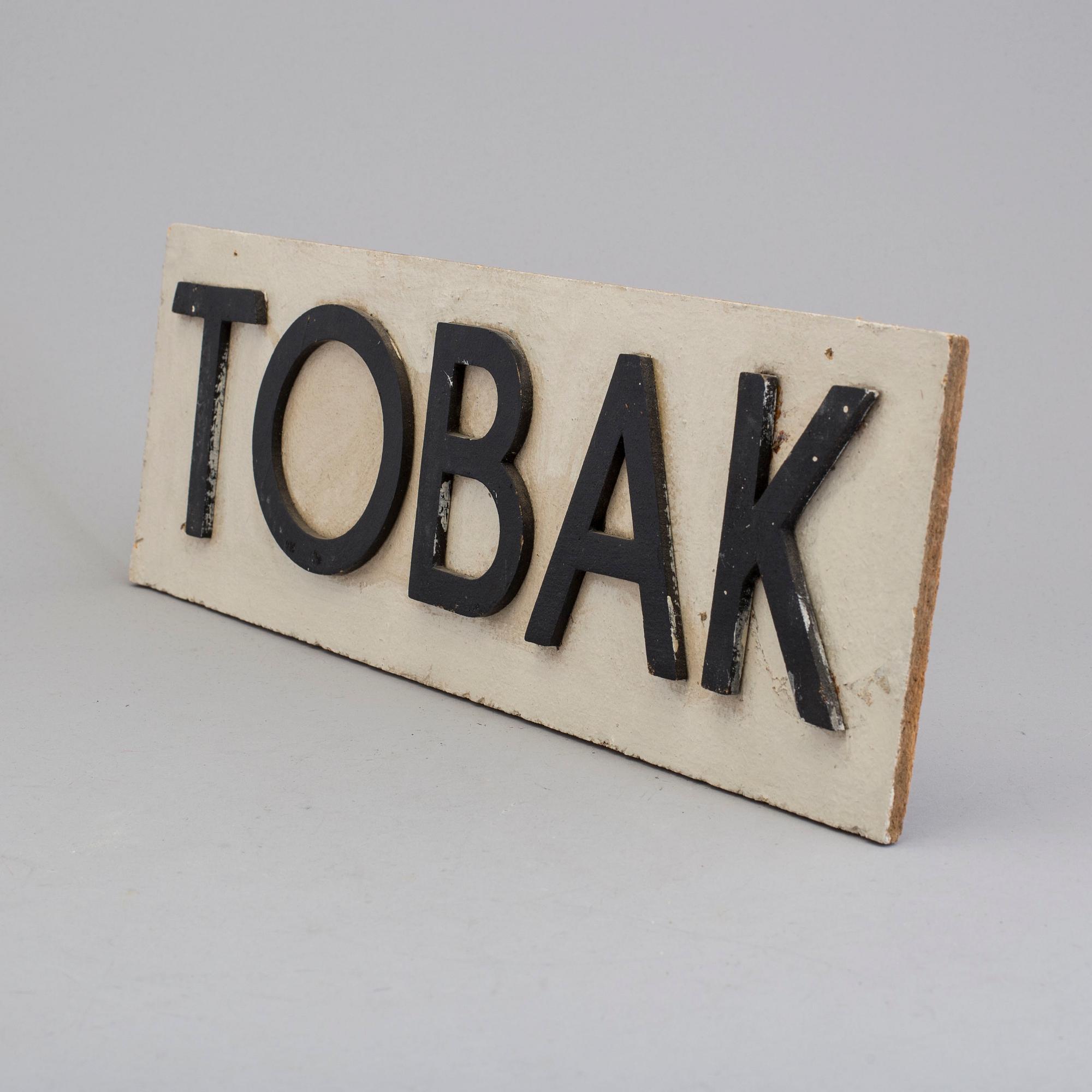 BUTIKSSKYLTAR, tre stycken, 1900-talets mitt.